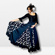 Cargar imagen en el visor de la galería, Falda flamenco mujer - Con volante bajo liso y picos con estampado de topos variados.
