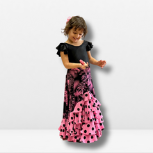 Cargar imagen en el visor de la galería, Falda Flamenca para niña - Estampado floral (rosa) con doble volante de topos.
